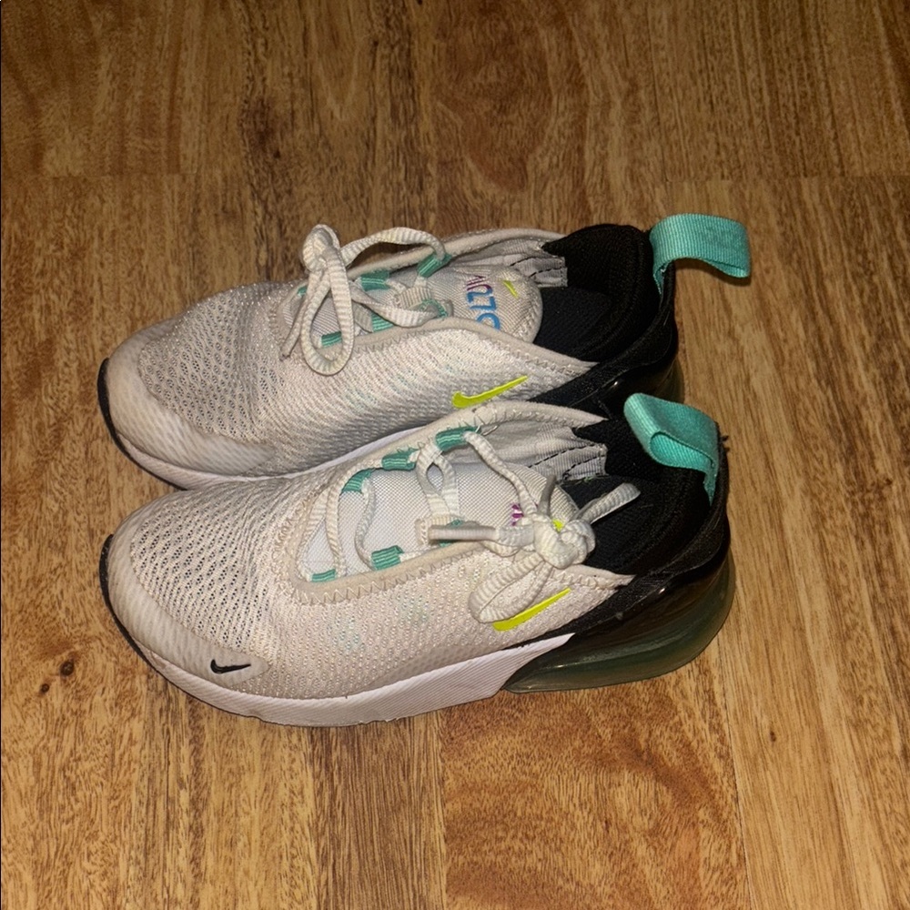 11c Nike 270